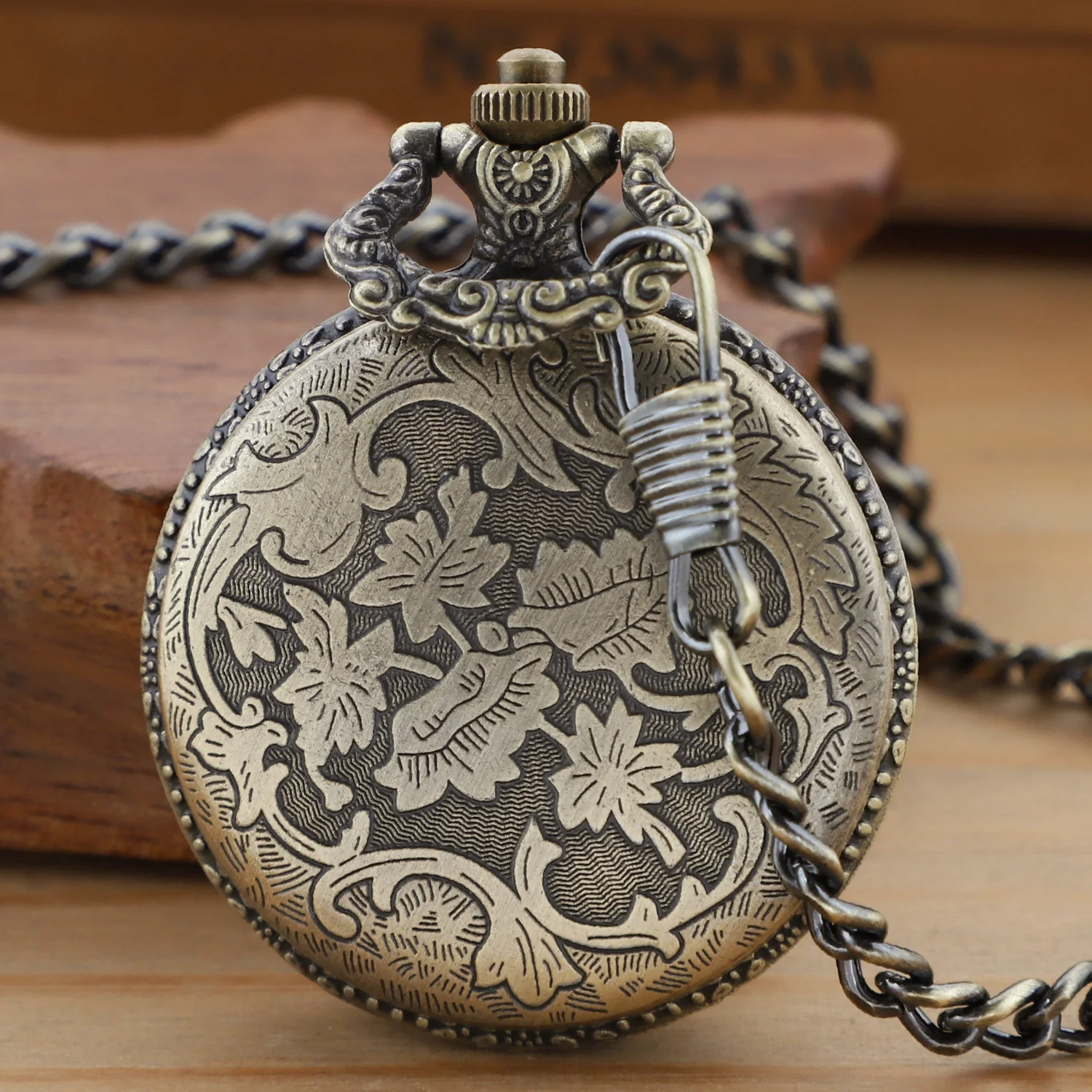 خمر ساعة جيب كوارتز قلادة برونزية الغزلان منحوتة ساعة رائعة ساعة فوب عيد الميلاد مجوهرات اكسسوارات هدايا