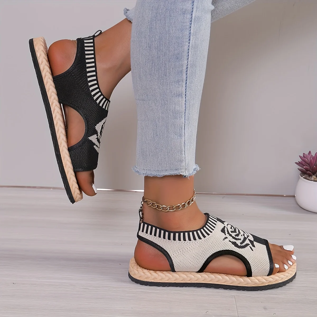 Hochwertige neue Sommer-Stricksandalen für Damen, atmungsaktive Sportschuhe, vielseitige Slip-On-Plateauschuhe im koreanischen Stil – Detail 5