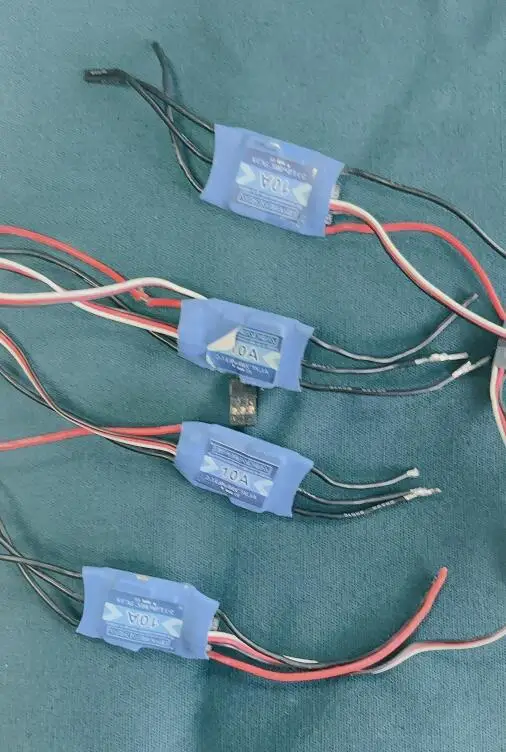 

90% НОВЫЙ Iflight iPeaka 10A ESC 2-3 Li-Po BEC 5V1A с регулятором скорости прошивки HW для рамы FPV-дрона размера 180-220 3-4 дюйма