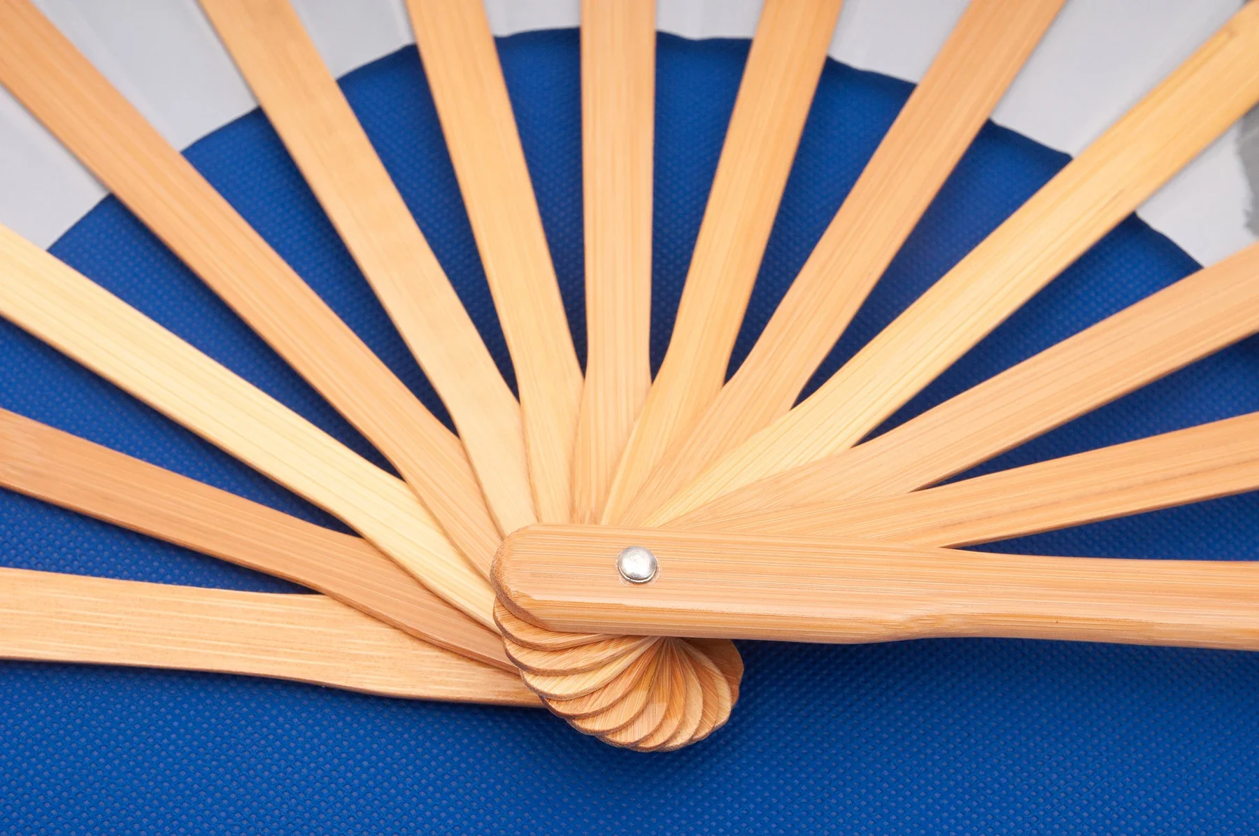 Tai Chi Fan 34cm Bamboo Chinese Kung Fu Fans High Quality Martial Arts Fan Two Hands Fans Lotus Pattern Chooes Wushu Fitness