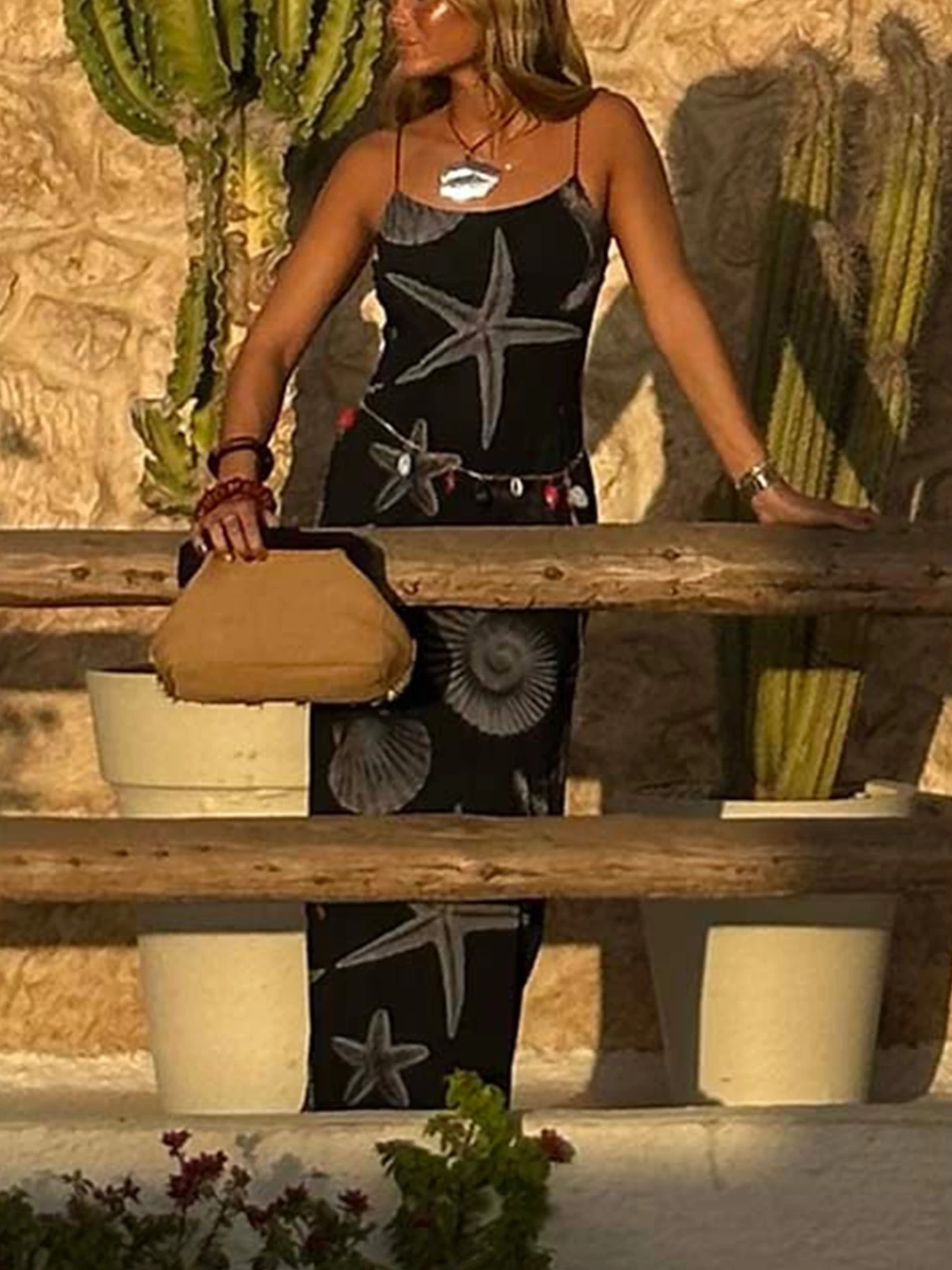 ผู้หญิงฤดูร้อนชุด Cami ยาวแขนกุดเปิดกลับ Seashell พิมพ์ชุดชายหาดสปาเก็ตตี้สายคล้องคอ Backless Bodycon ชุดยาว