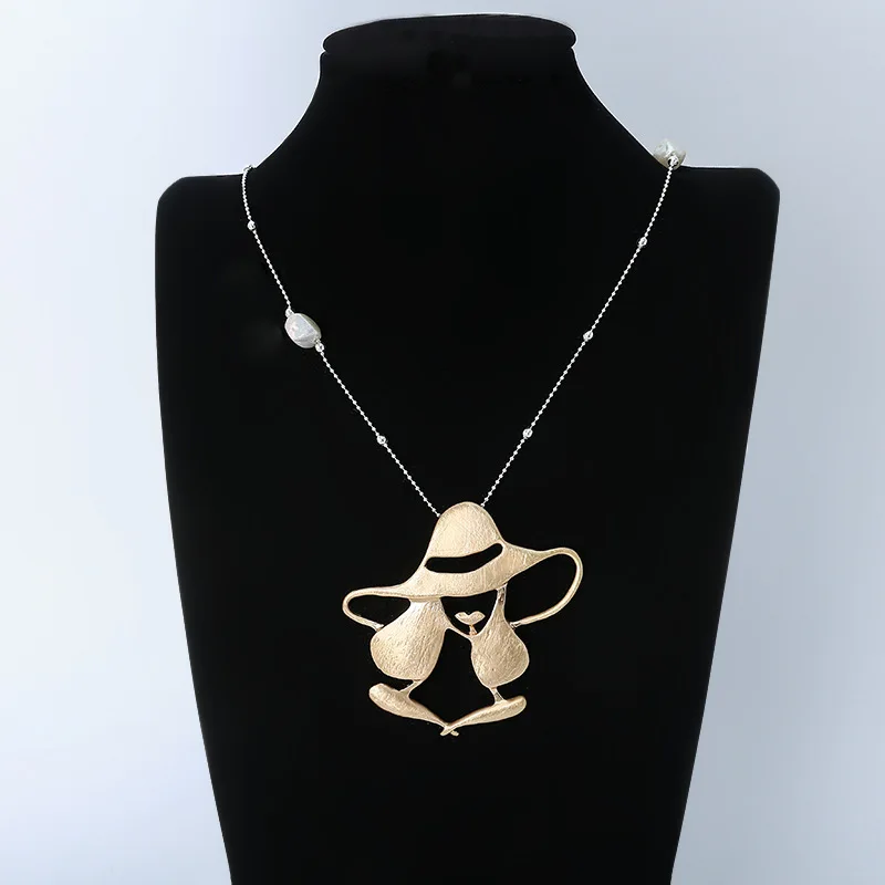 

Kaseakia Sweater Chain with Abstract Pearl Lady Pendant, Long Necklace for Women Fashion
