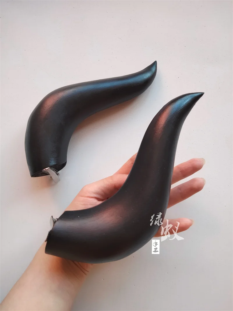 Anime Nico Robin Cosplay cuernos tocado pinza para el pelo accesorios de Cosplay accesorios de tocado