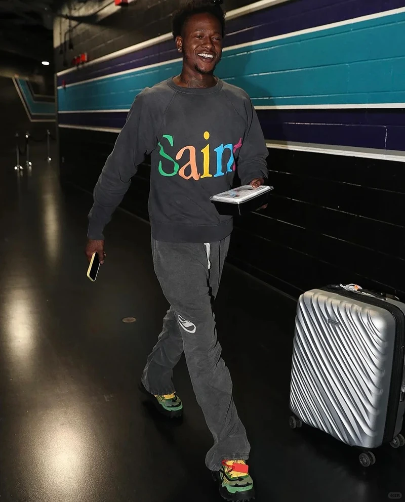 التنقل نمط سانت الملونة إلكتروني طباعة الرجال النساء تي شيرت عارضة أزياء الخريف قمم