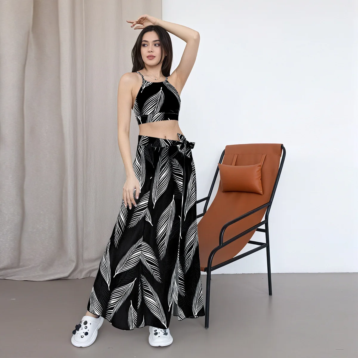 2025 new sexy bikini swimsuit three-piece women's sunscreen long dress beach leaf swimsuit