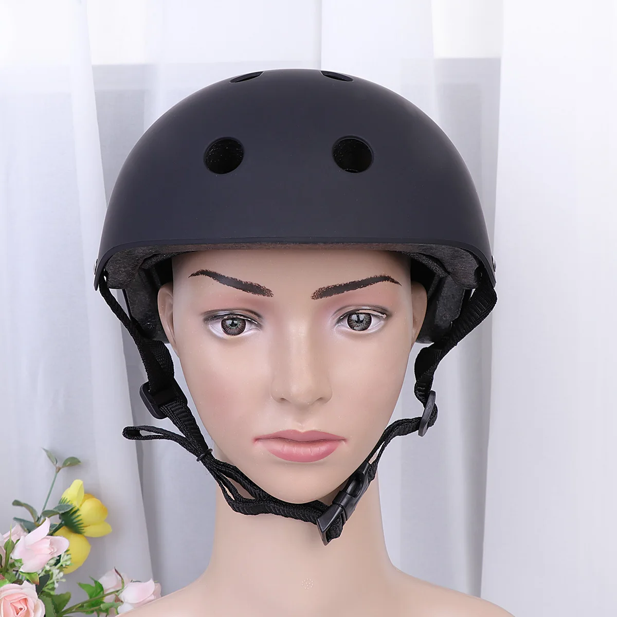 وسادة آمنة للبالغين باللون الأسود مقاس S قابلة للتعديل وممتصة للصدمات وغطاء صلب للتزلج على الجليد على الدراجة