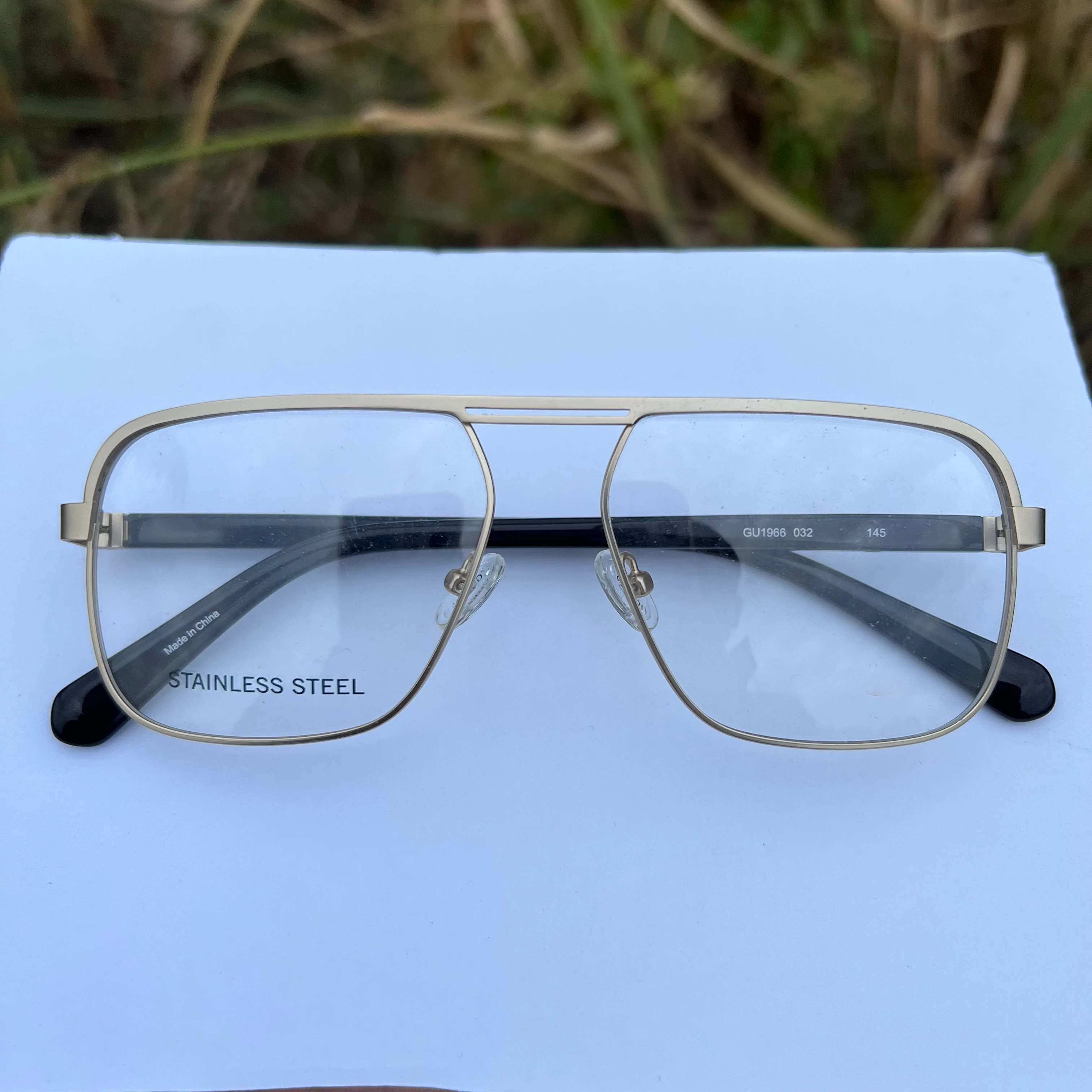 Fashionable American Eyeglass Frames with Hinged Design for Men, Compatible with Prescription Progressive Lenses