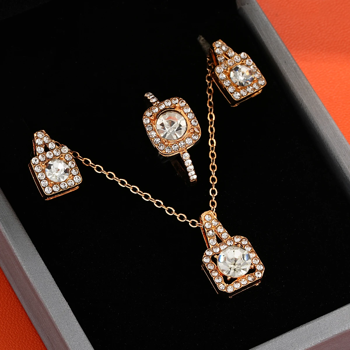 Luxus quadratische Zirkon Kristall Gold Farbe Ohrringe Halskette Ring für Frauen Prinzessin Braut Hochzeit Bankett Schmuck Set Geschenk
