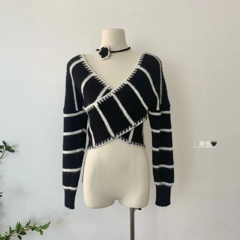 Sexy V-neck Striped slim-fit Knit Sweater Black Fashion Autumn Aesthetic Sweater Fashion Sexy Slim-fit Sweater