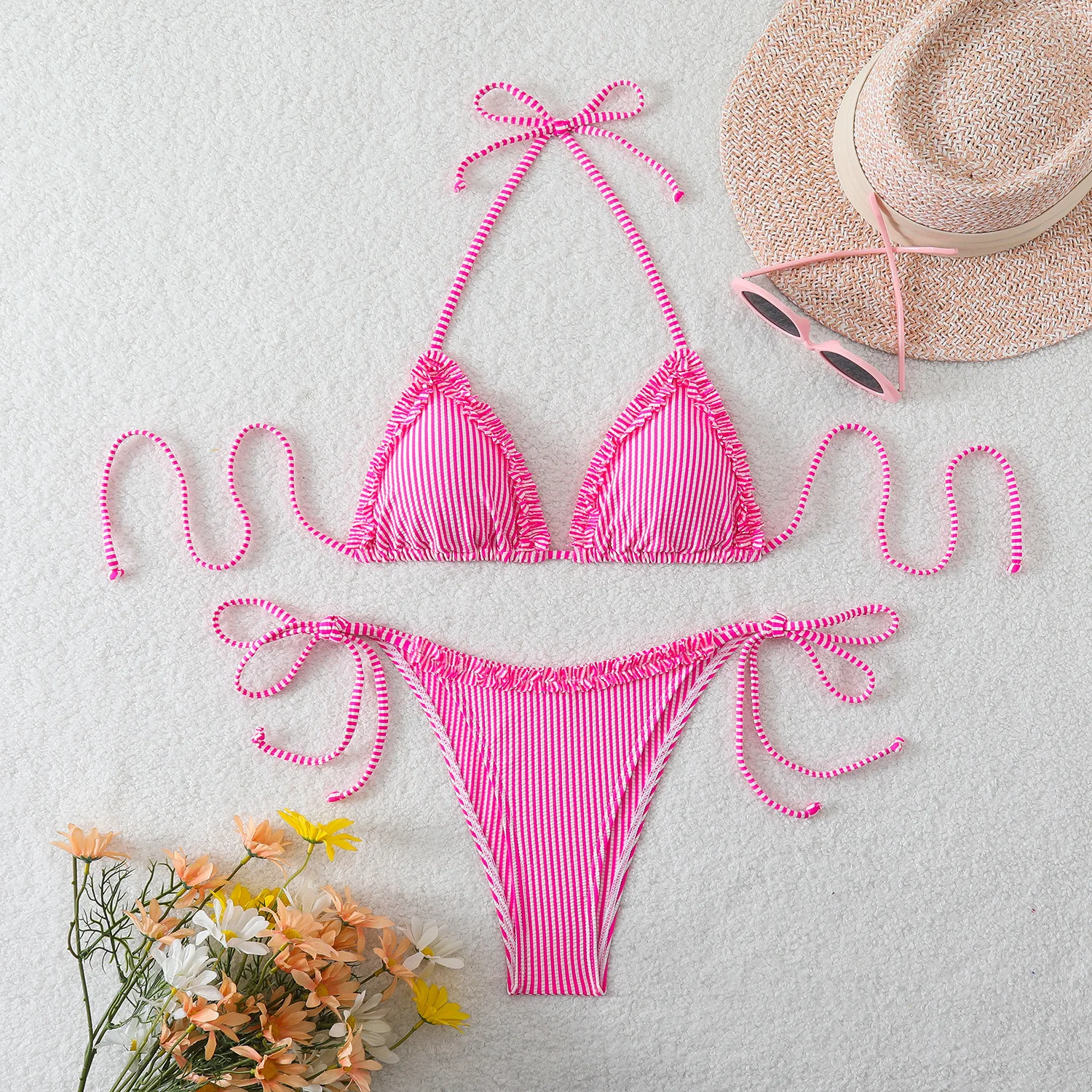 

Новый сексуальный комплект бикини: топ-халтер с завязками сбоку, плавки с высокой талией, треугольный топ-бандо