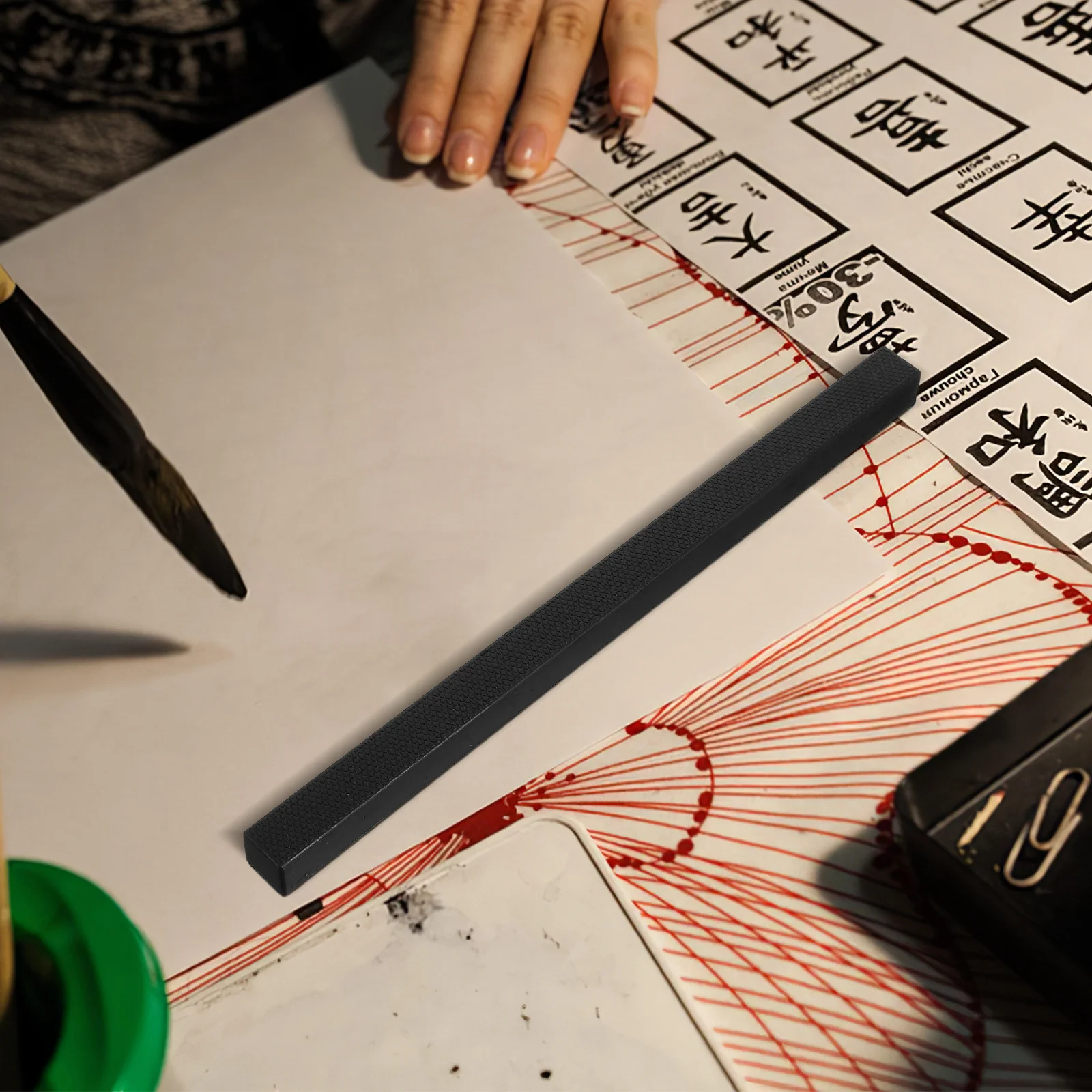 

Black Metal Paperweight for Chinese Calligraphy Sewing Fabric Cutting Pattern Making Paperweight Art Paperweights Pressing on