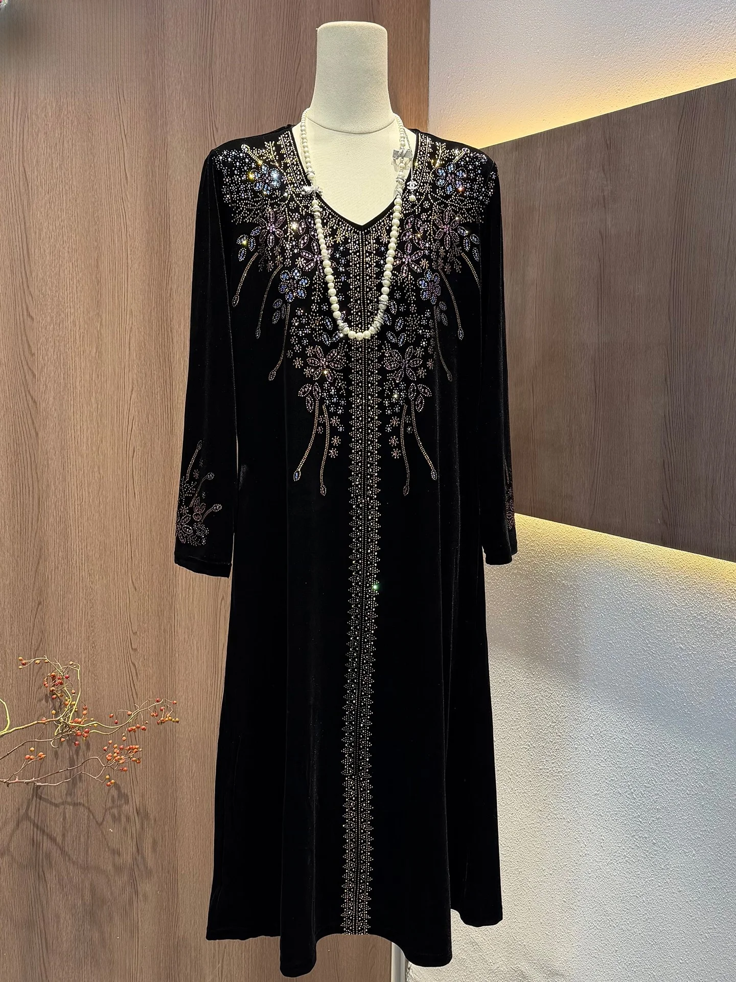 

plus Size Faionable Velvet Dr with Heavy Rhinestones Spring New Sle 2026 Mommy Clothes Dr Ele Loose Fit V-Ne