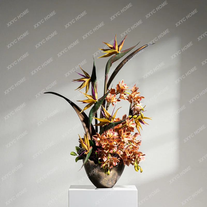 LCeramic vase ornaments, bird of paradise flower arrangement, high-end entryway, dining table light luxury