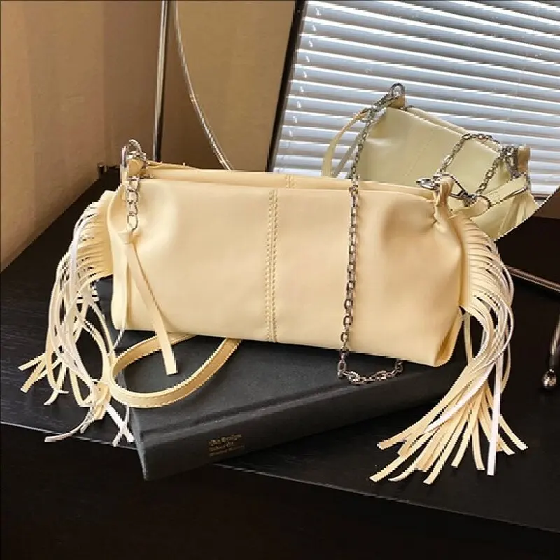 

Корейская версия сумки подмышки с кисточками для женщин, новинка лета 2025 г., высококачественная персонализированная универсальная сумка через плечо на одно плечо