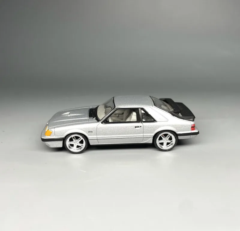 New Arrival Exquisite Original Price Die-cast Metal American Retro Sports Car Model Furniture Display Collection Toys Children