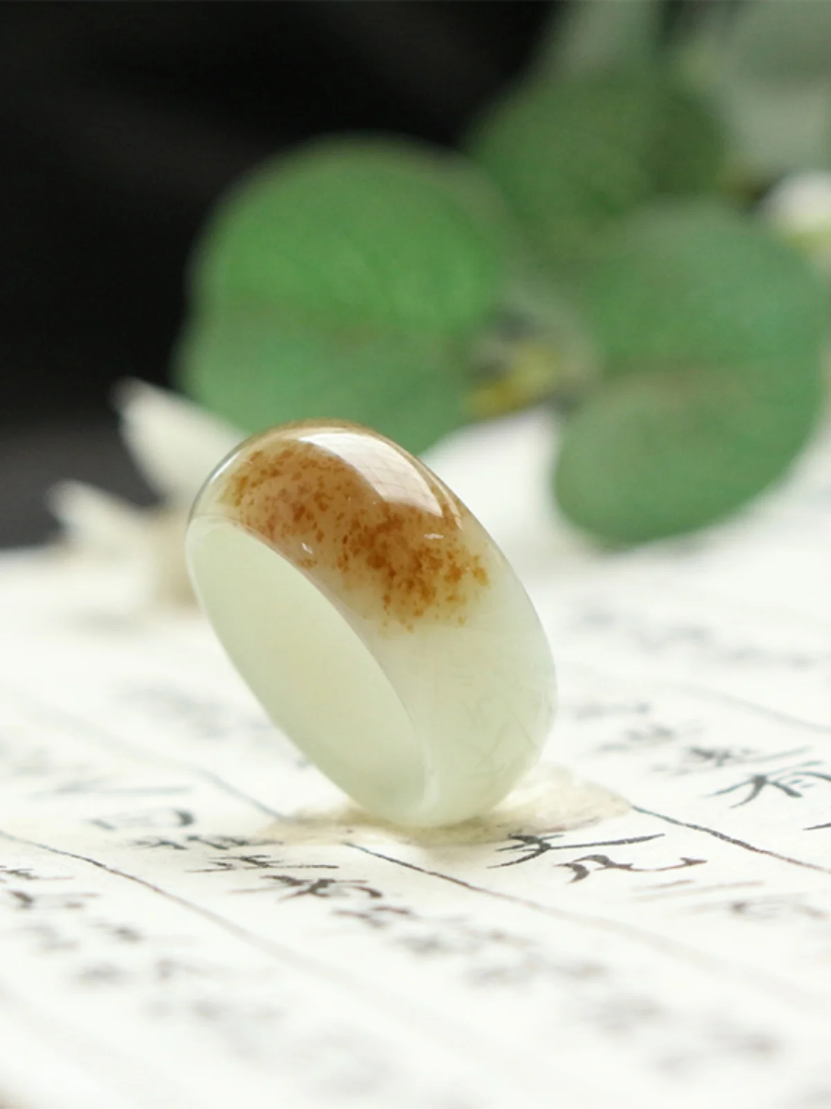 

One bite sugar wide version Hetian jade sugar white jade classic fashion tire men's and women's index finger ring