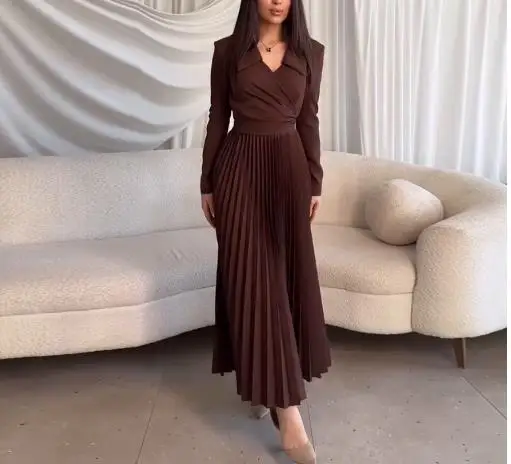 

2025 Fashionable Slim Fit Waist Fold Dress with Lapel, Slim Fit Waist Cinching, Pleated A-Line Solid Color Long Sleeved Dress