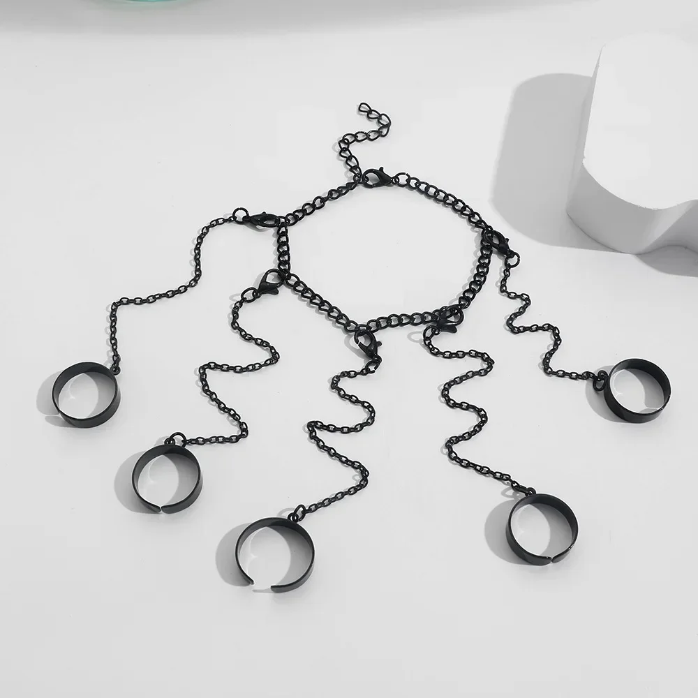 Punk Style Black Color Chain Wrist Rings for Women Men Charm Hip Hop Geometric Chain Open Rings Set Couple 2024 Trend Jewelry