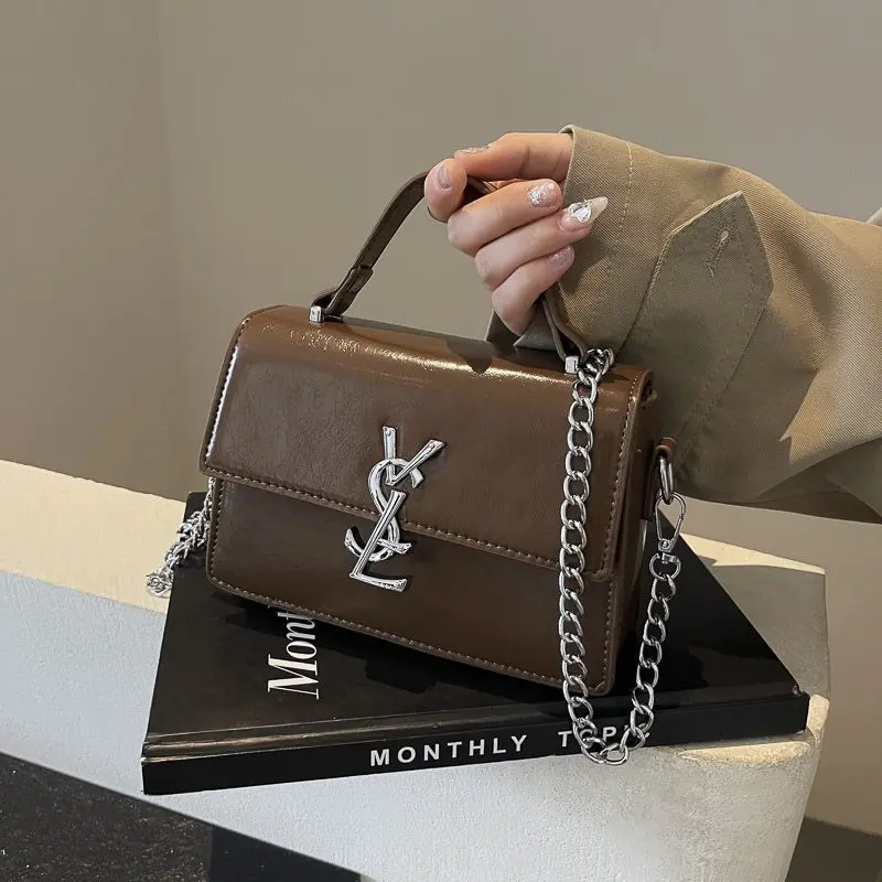 Bolso cuadrado pequeño con cadena nueva: bolso cruzado lujoso y moderno para alta sociedad, bolso elegante, bolso pequeño lujoso