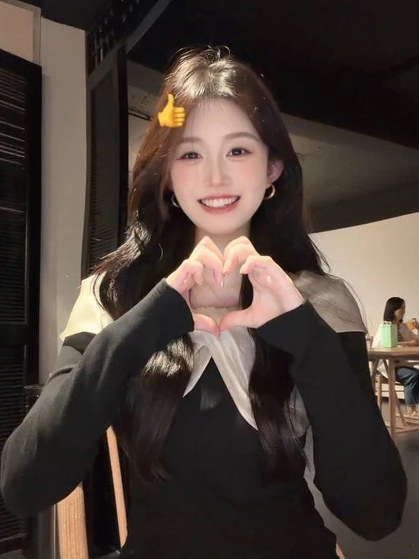 

Korean Sle Long Sve Knitted T-irt Women's Slim Fit Color Blo Top Winter Design Sensation Street Sle Casual Wear