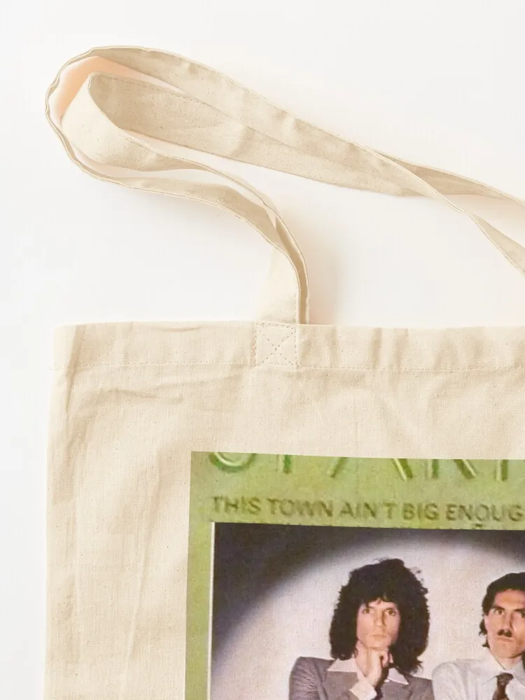 سباركس، هذا المدينة ليست كبيرة بما يكفي لكلاهما، حقيبة كيمونو ماي هاوس ذات الغطاء الخلفي