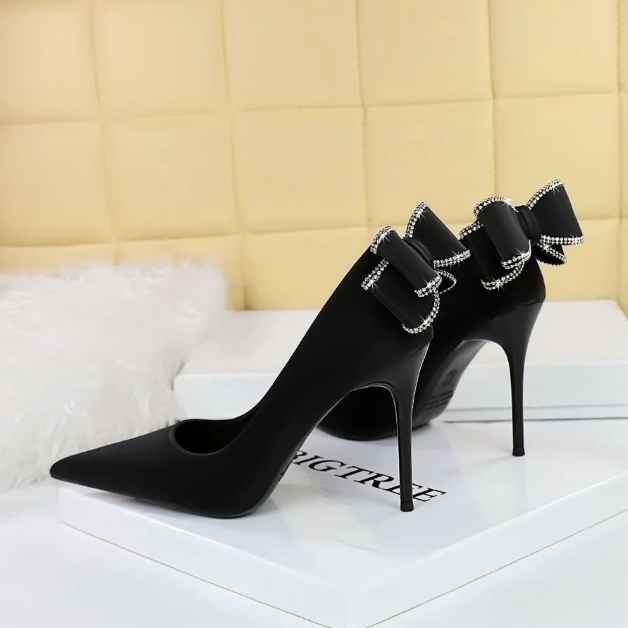 

Ladies Pumps Shoes New Korean Fashion Banquet Slim Women's High Middle Heels Shallow Mouth Pointed Back Bow Single туфли женские