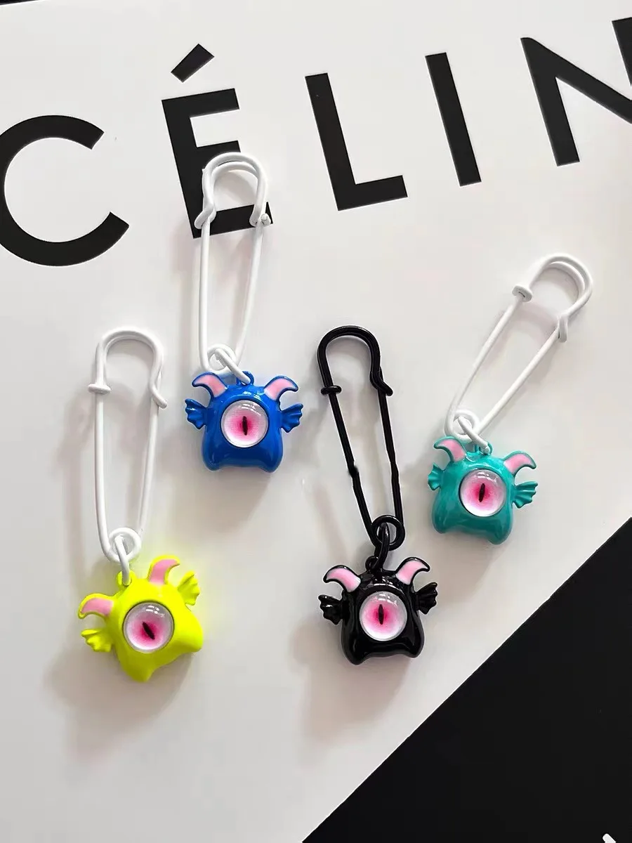 European and American Ins Style One Eyed Little Devil Pin Keychain Pendant Trendy and Niche Cute Sweet and Cool Bag Pendant Gift