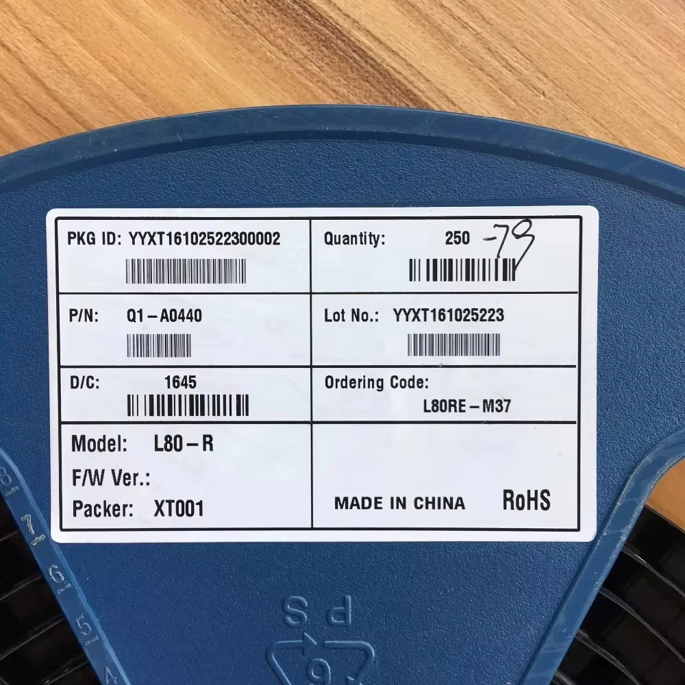 1PCS L80 L80-R L80RE-M37 GPS Module With An Embedded Patch Antenna Ultra Compact GPS POT Module Patch On Top