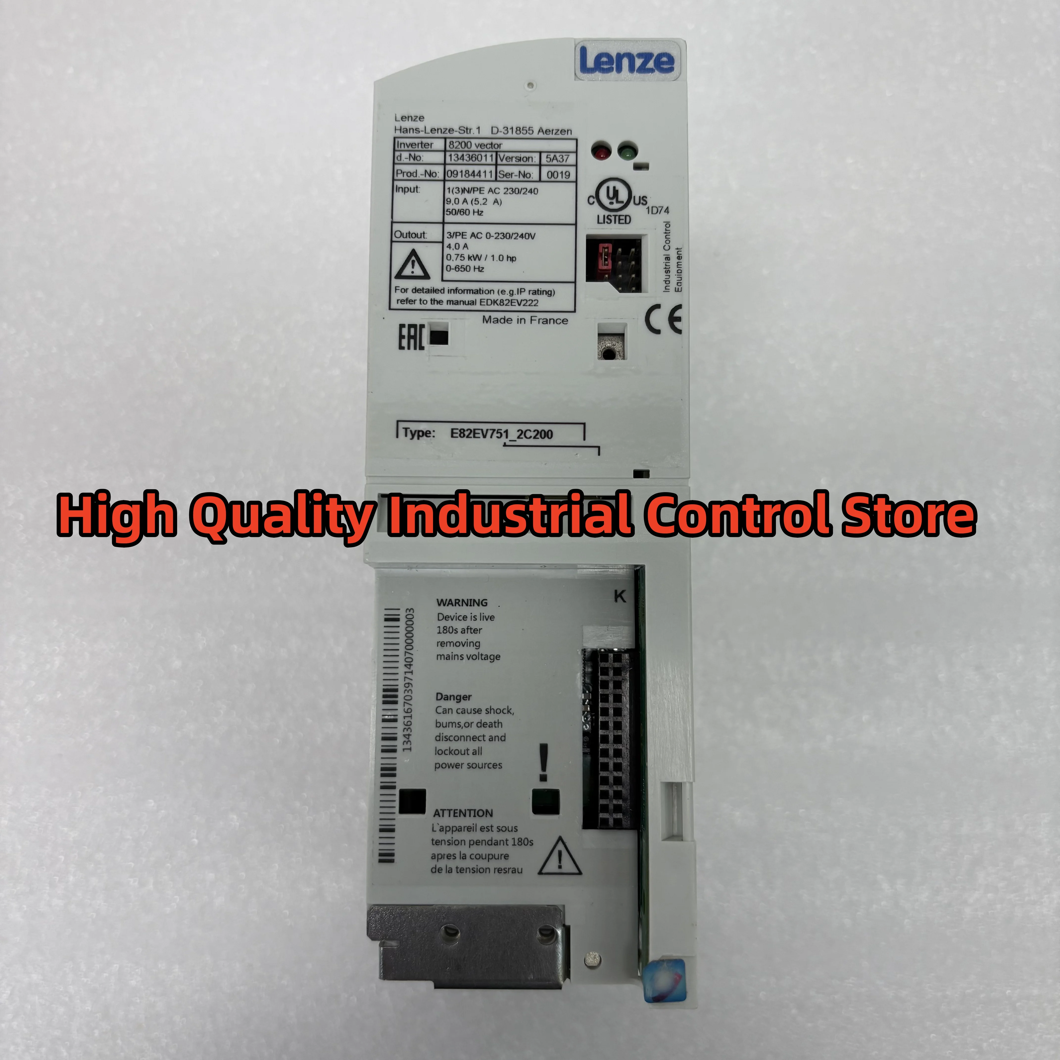 

преобразователь частоты E82EV302K4C040 новый E82EV402K4C