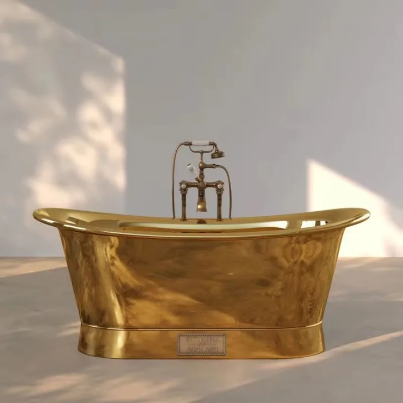 حوض الاستحمام النحاسي المعدني الكلاسيكي مناسب لأولئك الذين يمتعونون تركيبات يدوية عتيقة مع صقل فني خالد