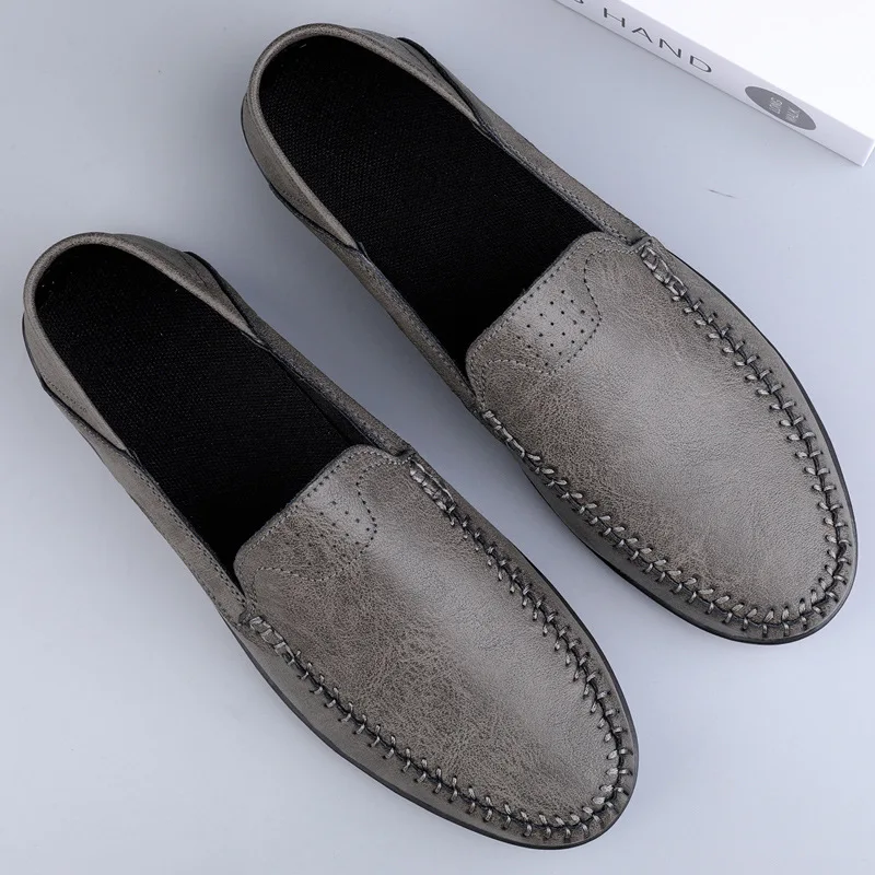 Scarpe da uomo in pelle di lusso Casual mocassini da uomo morbidi italiani mocassini fatti a mano Slip on traspiranti scarpe da barca Zapatos Hombre 2024