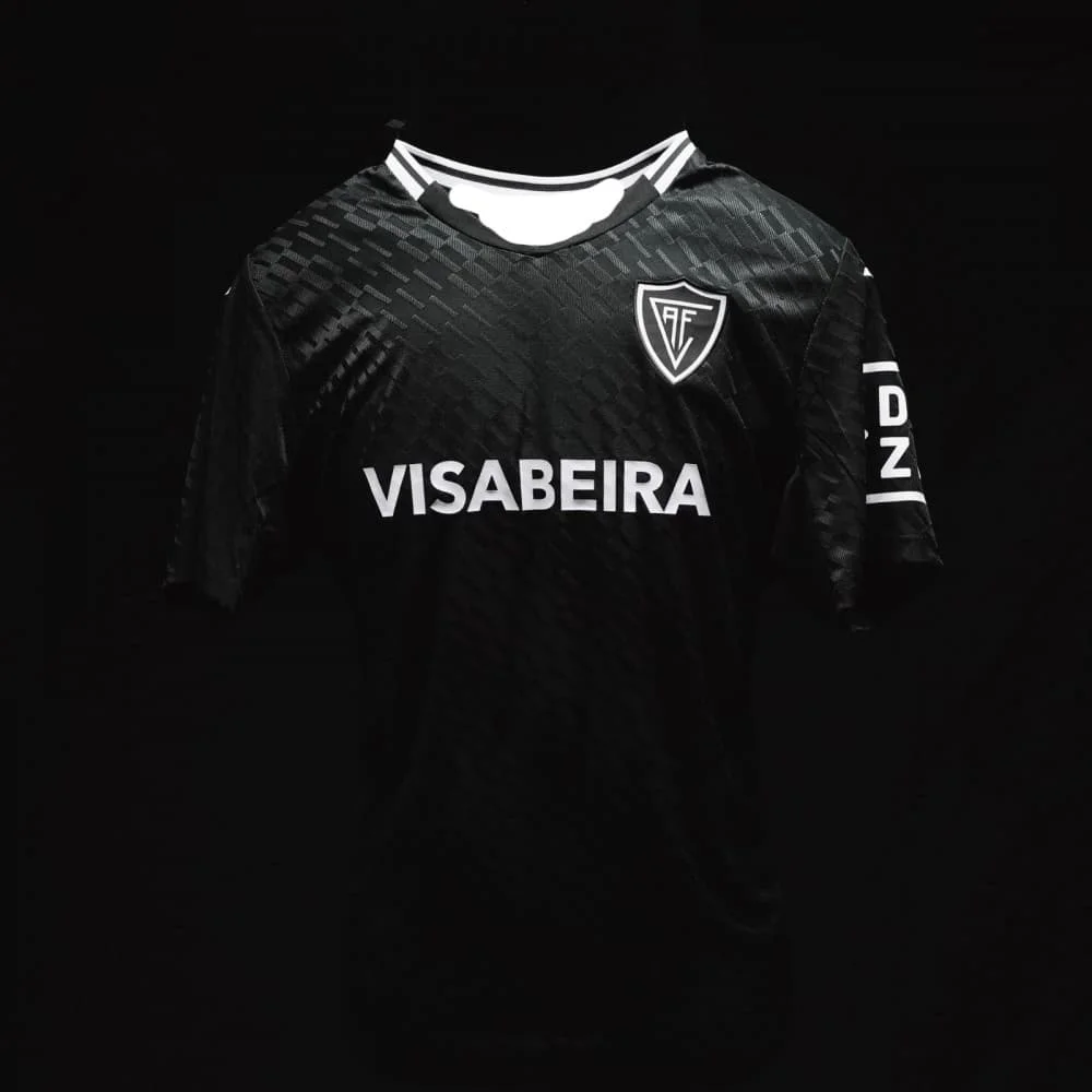 2026 Neues Académico de Viseu Herren Fußballtrikot, 3 Farben optional, Kurzarm, schnelltrocknend, atmungsaktiv, Rundhalsausschnitt, für Fans – Detail 1