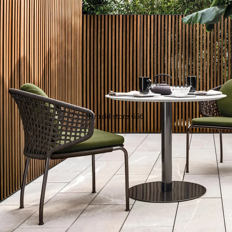 Balkon Freizeit einzelner Rattanstuhl dreiteilige Möbel