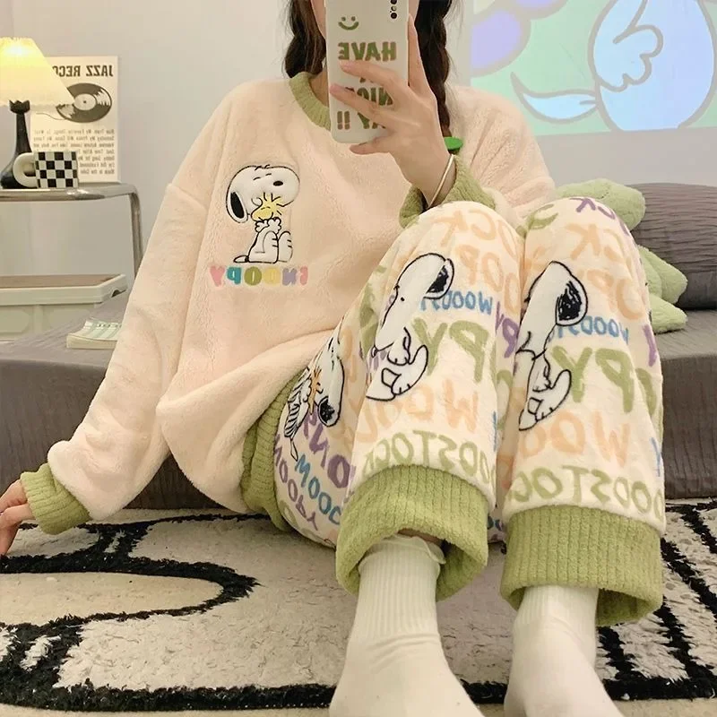 Snoopy animation peripheral cartoon women\'s pajamas winter coral velvet thickening cute home clothes set birthday gift wholesale