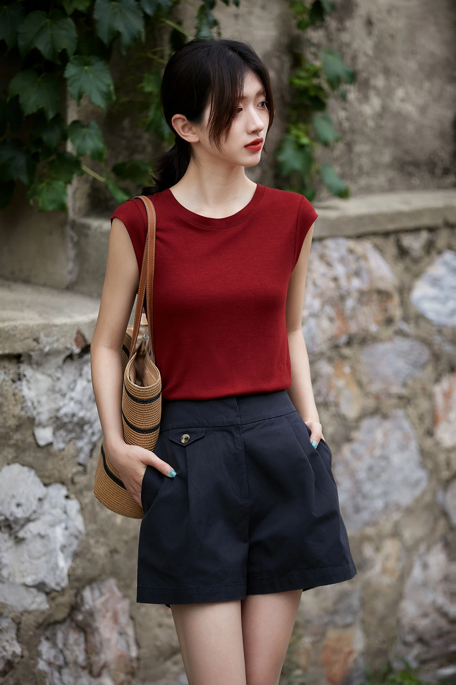 BirdTree, 6.5%Mulberry Silk Elegant Knit T-Shirt, Women Short Sleevel Solid, OL Slim Bottom Top, 2024 Summer Autumn T471100QM