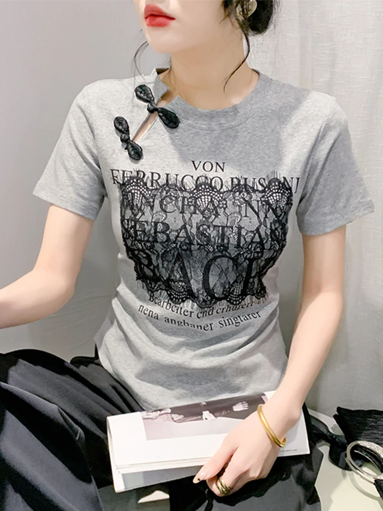 เสื้อยืดทรงสลิมฟิต แขนยาว ปักลายจีนแบบใหม่ แต่งกระดุม ผ้าลูกไม้ ปักตัวอักษร ผ้าคอตตอนผสมโพลีเอสเตอร์ สไตล์สตรีท