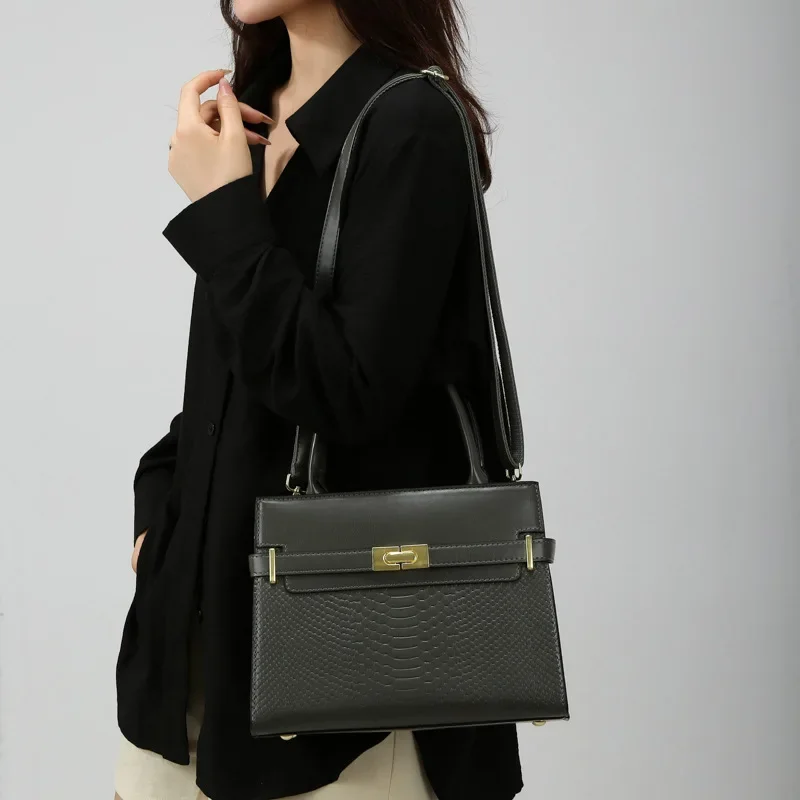 

​​"2025new Giant Shoulder Bag Women Premium Crossbody Tote Luxe Minimalist Large Capacity Work Chic Day Bag"​​