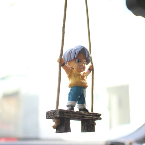 Columpio personaje de Anime modelo accesorios de coche adornos de espejo retrovisor automático regalo de cumpleaños decoraciones automáticas juguetes colgantes de coche