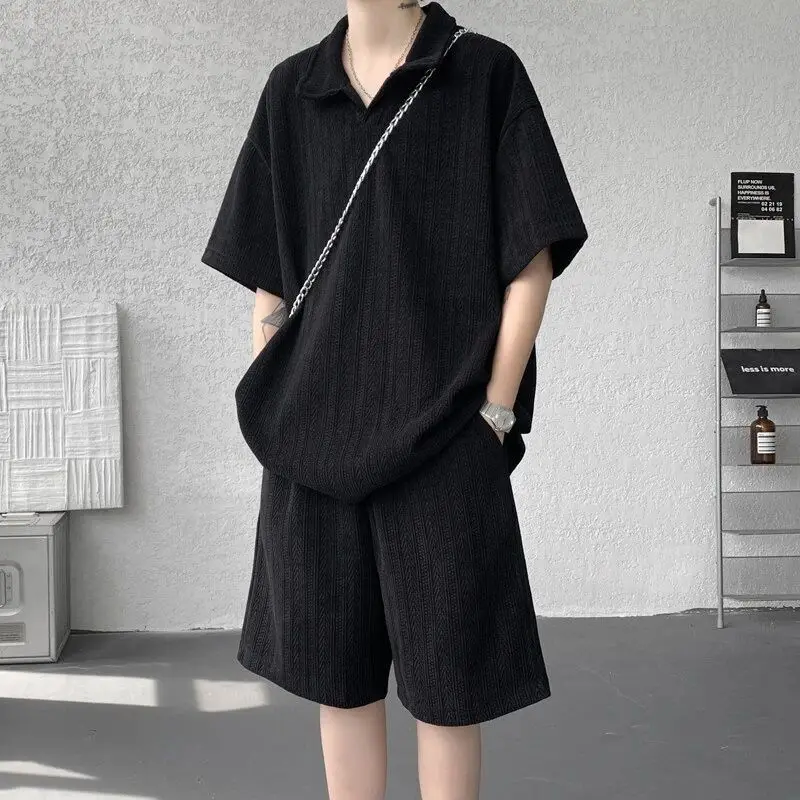 

Men's Summer Casual Sports Set Short Sleeve Pique Polo Shirt Pleated Texture Design Matching Shorts Two Piece Outfit