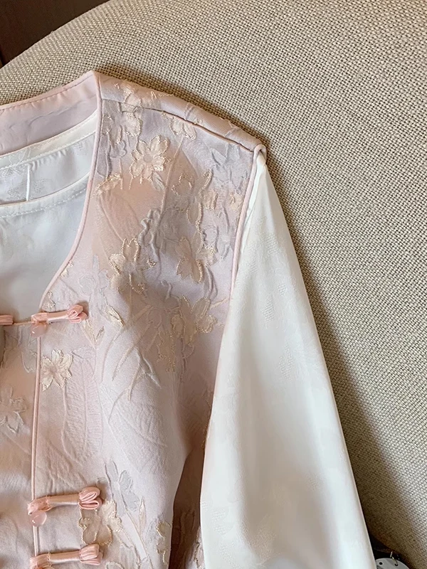 New Chinese Style Embroidered Buttonless Sleeveless Top Women's Fashionable Autumn Season Traditional Design Polyester Fiber