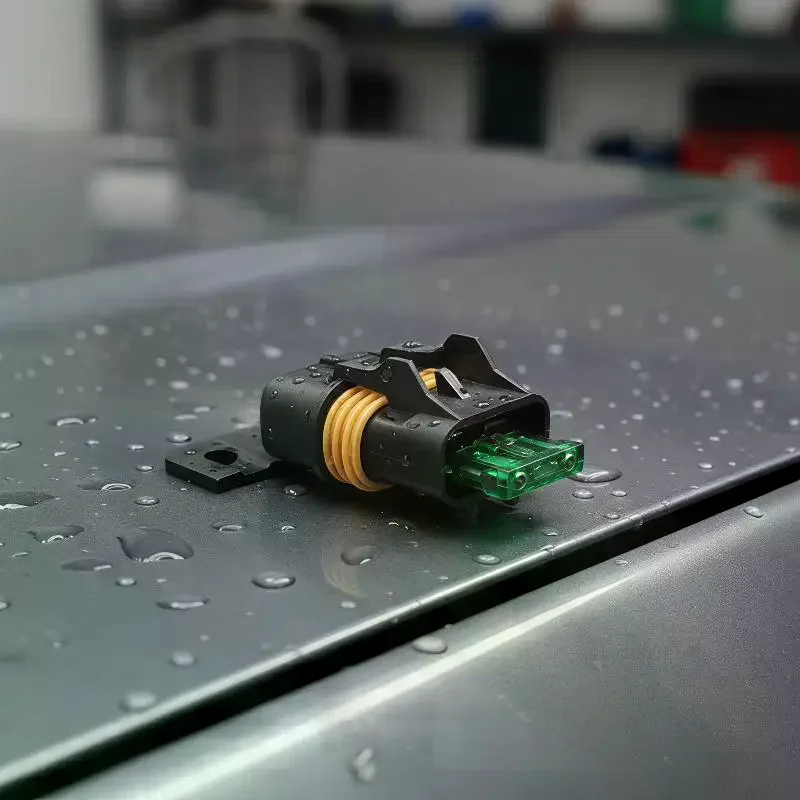 Car Fuse Holder 30A IP65 Waterproof 12V Universal Fuse Socket Fit for Auto RV Truck Trailer Off-road Vehicle