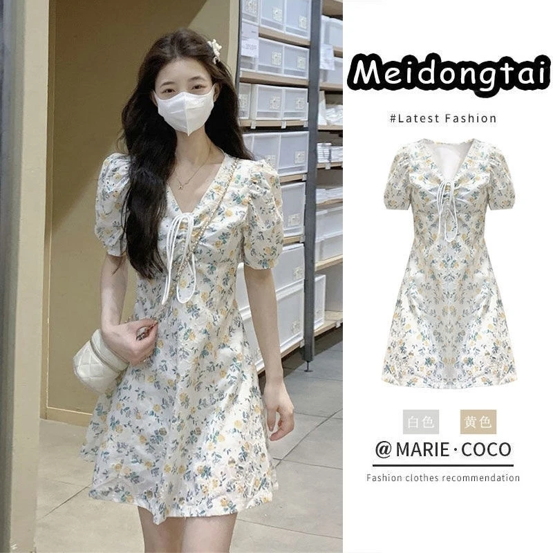 

Women Sexy Flora Printed Lace Maxi Dress Lady Elegant V-neck Lace-up High Waist Pleated Long Dresses 2026 Vacation Party Robe