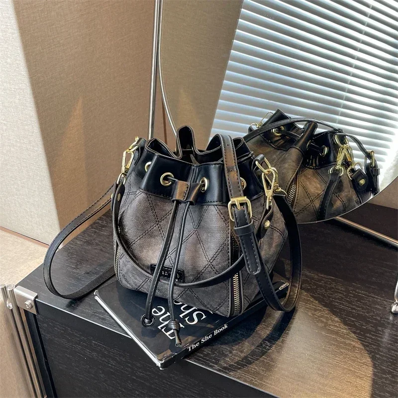 Fashion Versatile Bucket PU Shoulder and Crossbody Bags High Quality Sense of Luxury Color Matching Handbags for Women 2024 New