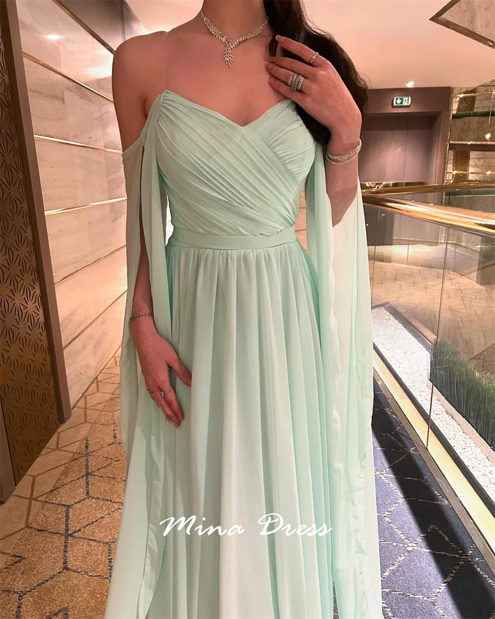 Mina Aangepaste avondjurk met V-hals Luxe elegante formele damesjurken voor speciale gelegenheden Ruglooze plooien Feest Vrouw Schoolfeest
