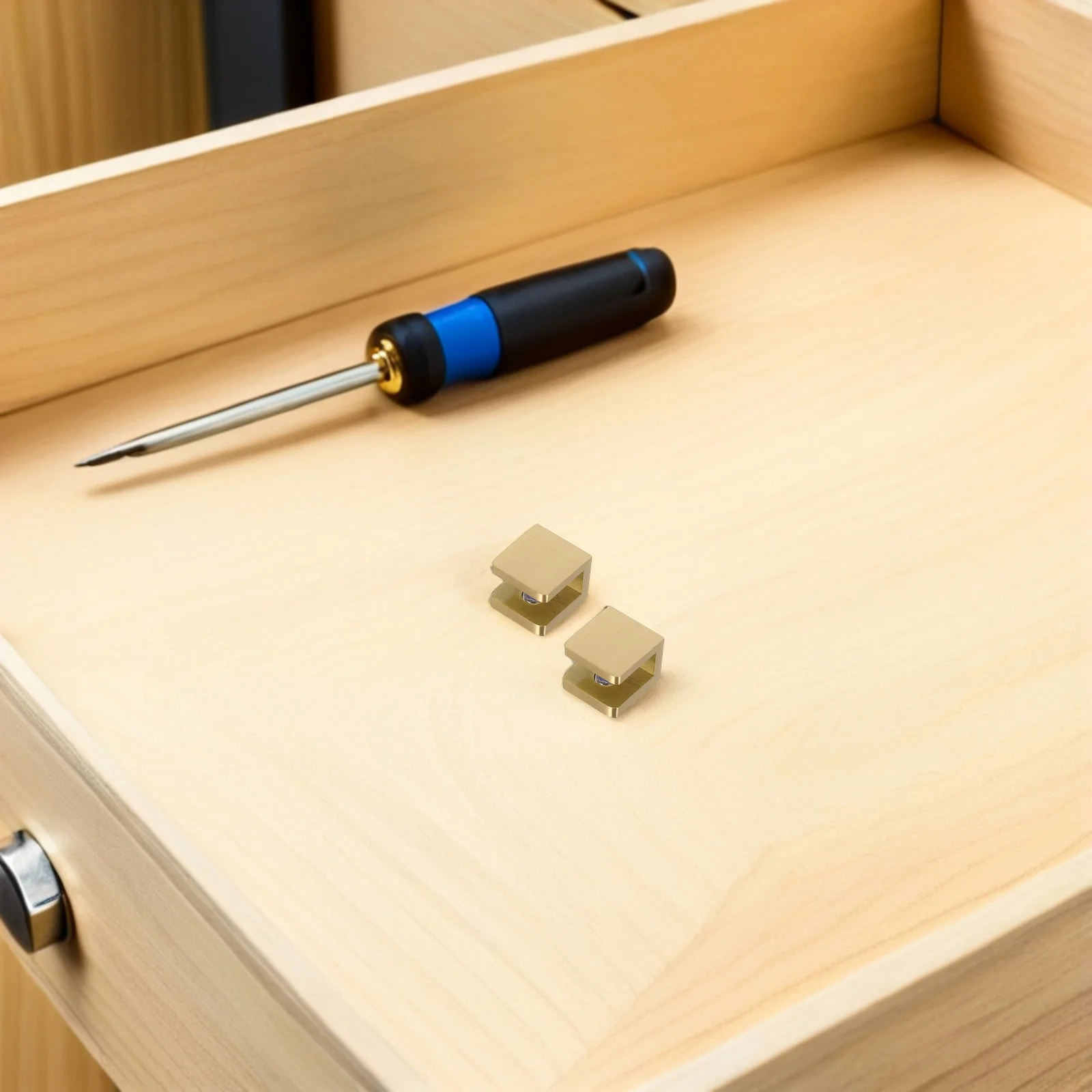 

2pcs Glass Shelf Clamp Bracket Brass Alloy Support For Frameless Glass Shelves Wall Mount Bathroom Kitchen Office Organizer