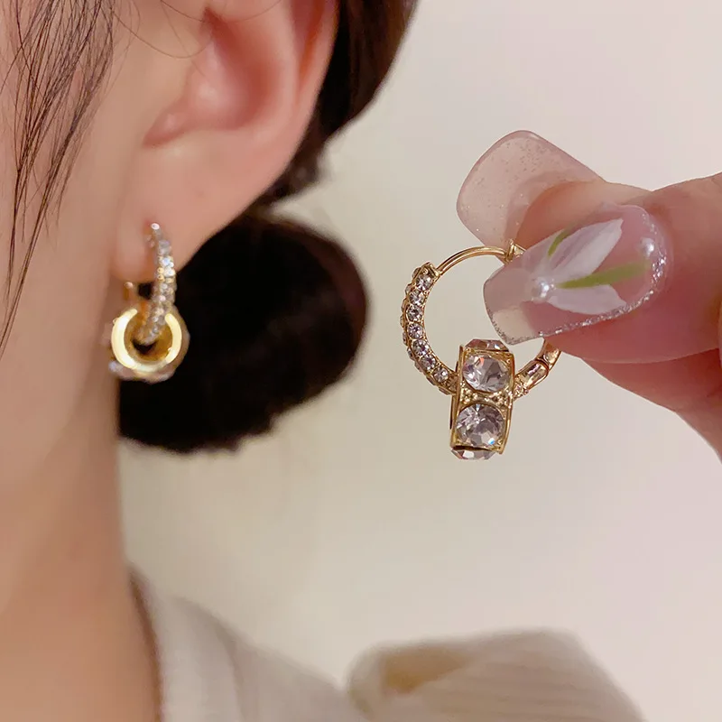 Exquisite black diamonds circular ring fashionable earrings for women sense of luxury hip-hop style earring banquet jewelry