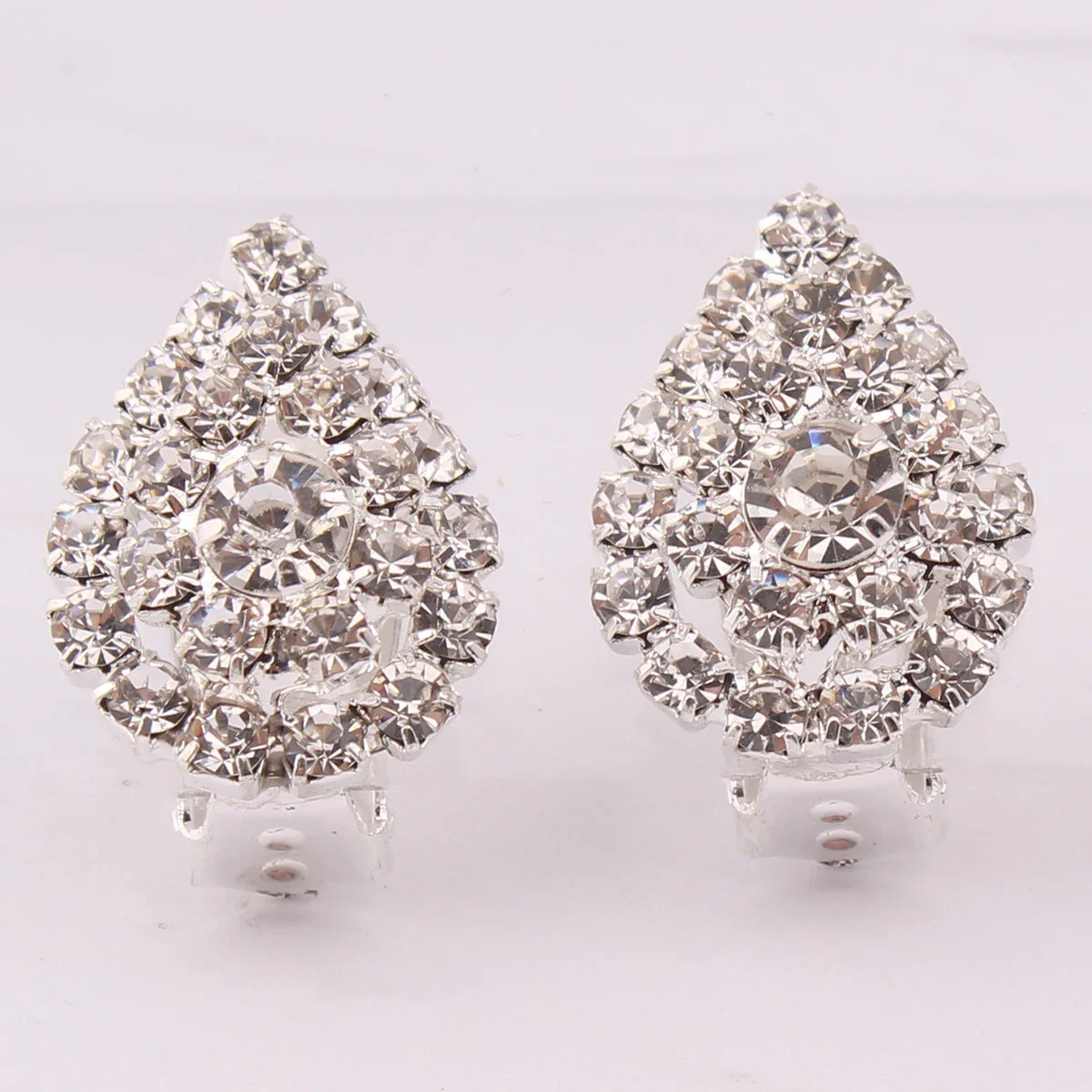 2022 New Style Rhinestone Pearl Round Waterdrop Heart Geometric Clip on earrings Without Pierced for Women Anti-allergy Ear Clip