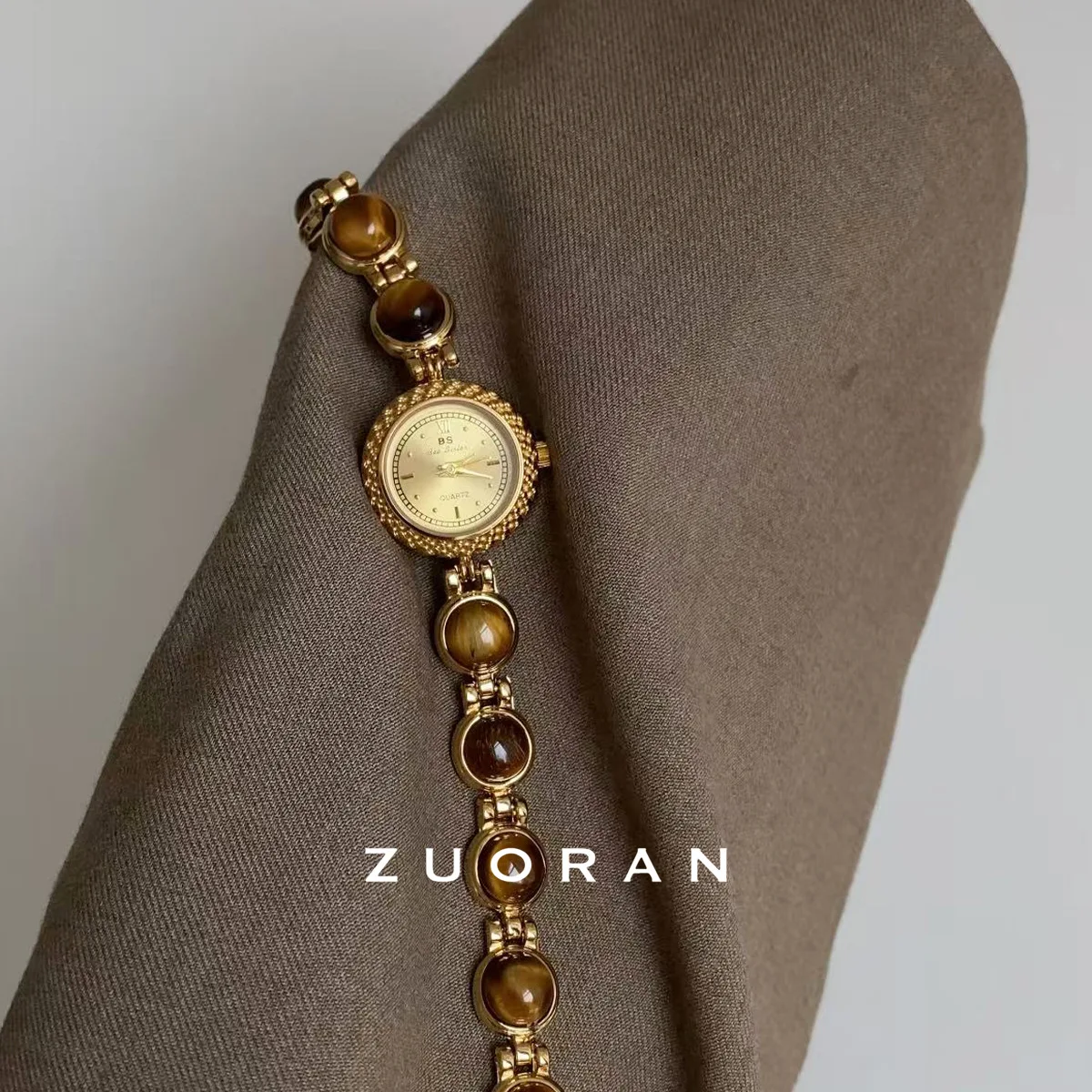 Elegant women's wristwatch, retro-style high-end luxury stone bracelet design, new trendy watch, perfect gift for women.