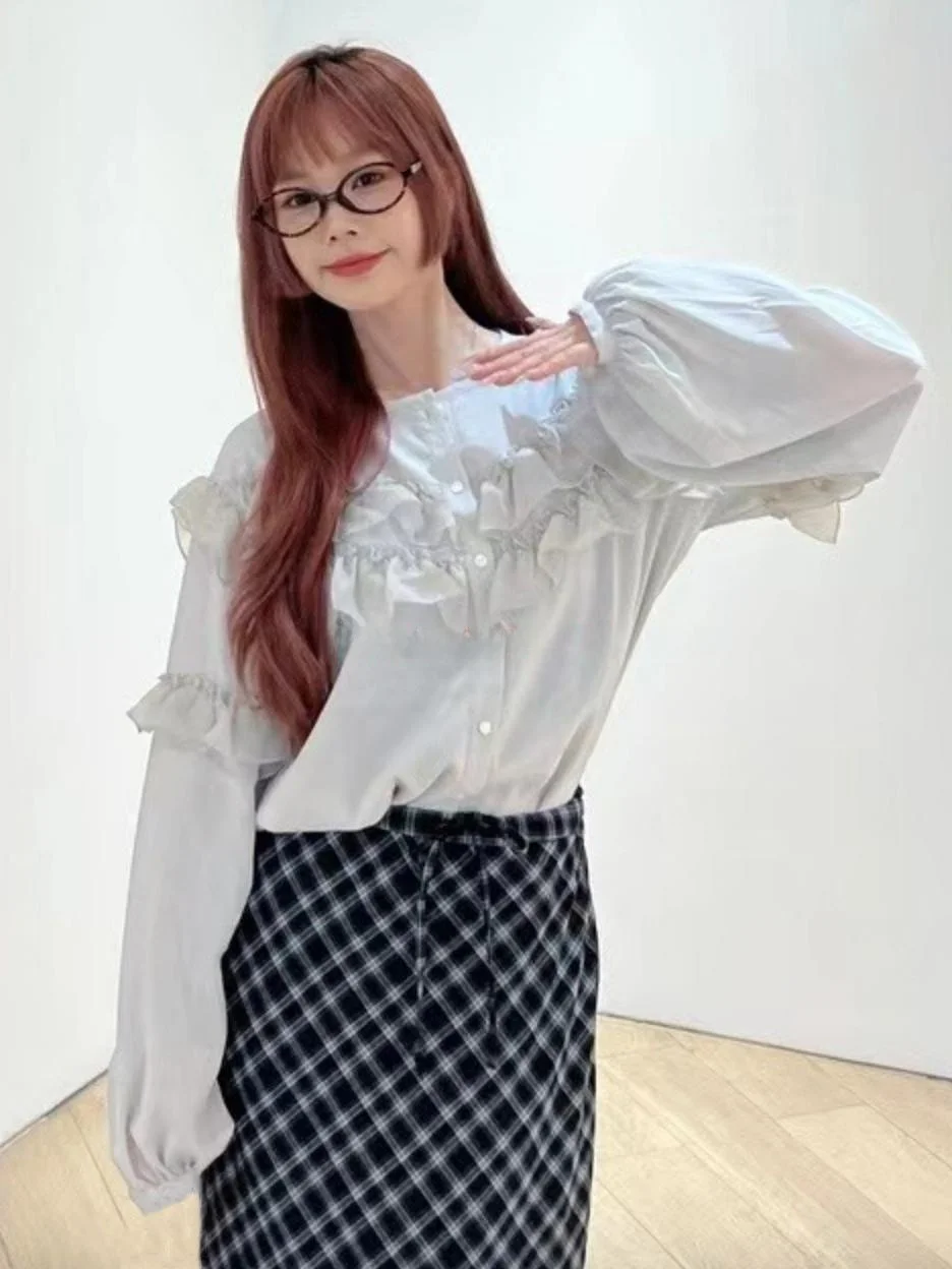 

Elegant Pure Color Long Sleeve Shirt with Lace Hemline Gentle And Sophisticated Design for Women Commute Style Loose Fit