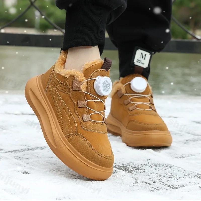 

Модная теплая повседневная спортивная обувь с волосатым верхом для мальчиков, зима 2025 г., детские удобные плюшевые универсальные нескользящие хлопковые кроссовки